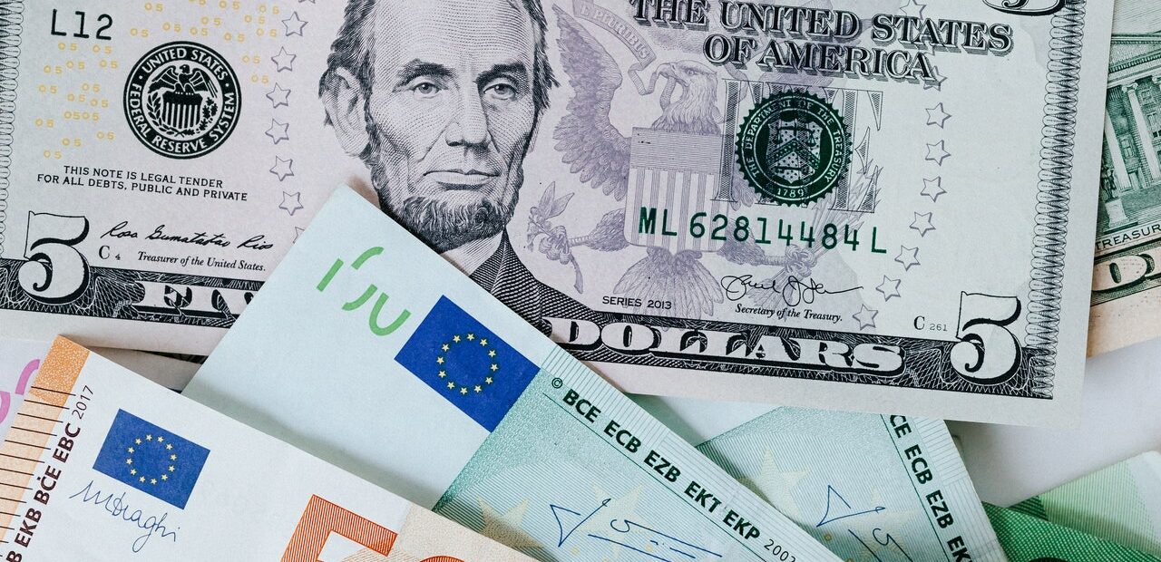 Euro, Dolar i inne waluty - wszystkie waluty na świecie